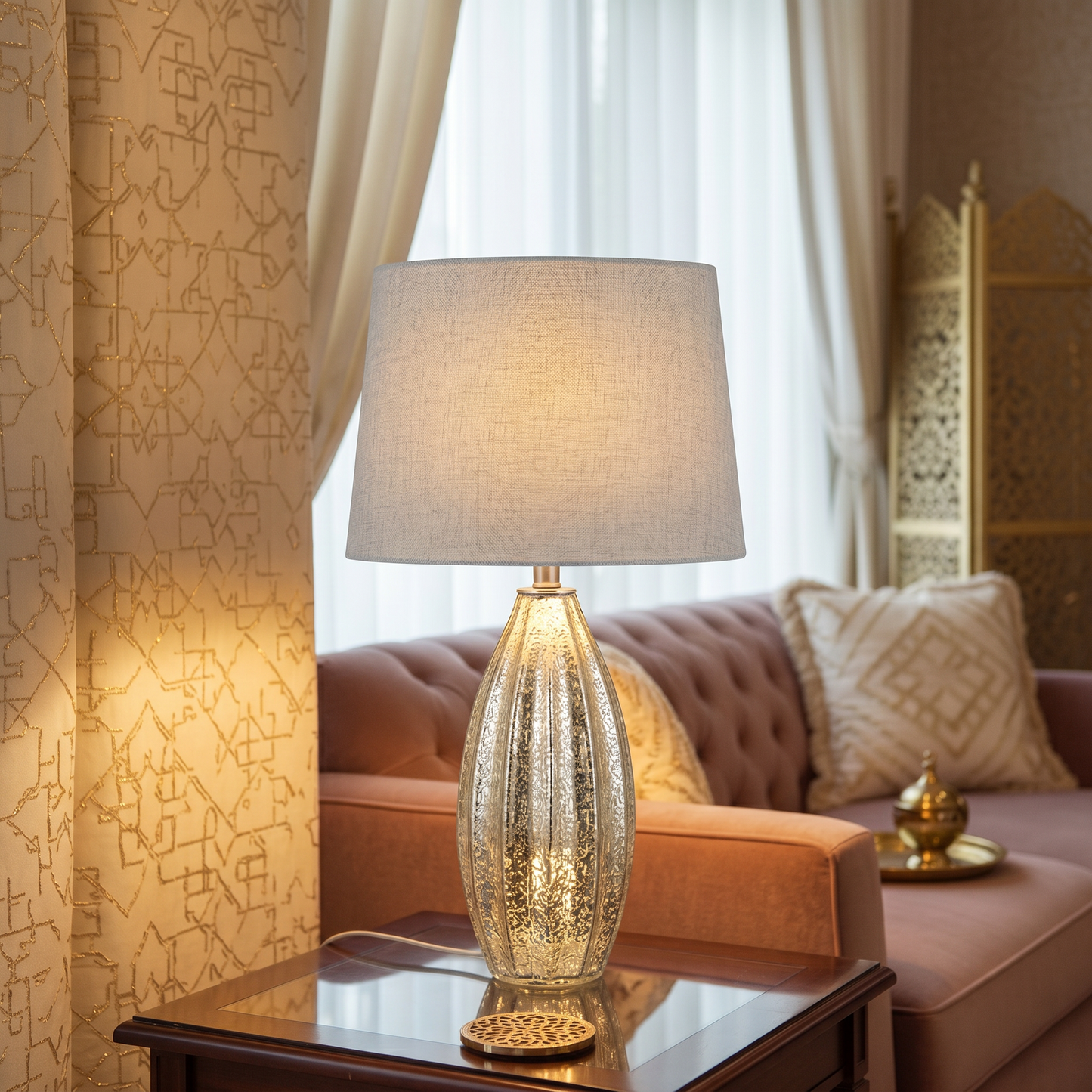 Lampe de table Selene – Lampe décorative argentée avec abat-jour en tissu gris