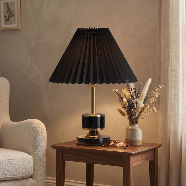 Lampe de table Plissé Noir – Lampe décorative plissée noire avec détails dorés
